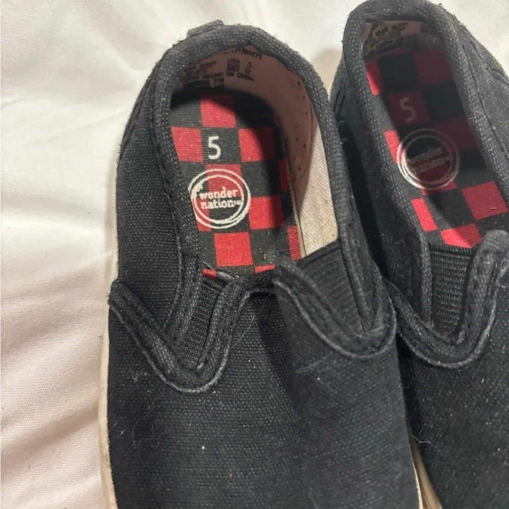 Wonder Nation Black Slip-On Kids Sneakers size 5